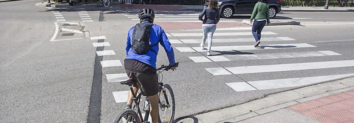 Paso ciclista en puente de Plaza Castilla, burgos