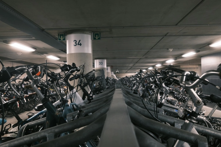 Edificios-con-plazas-para-bicis